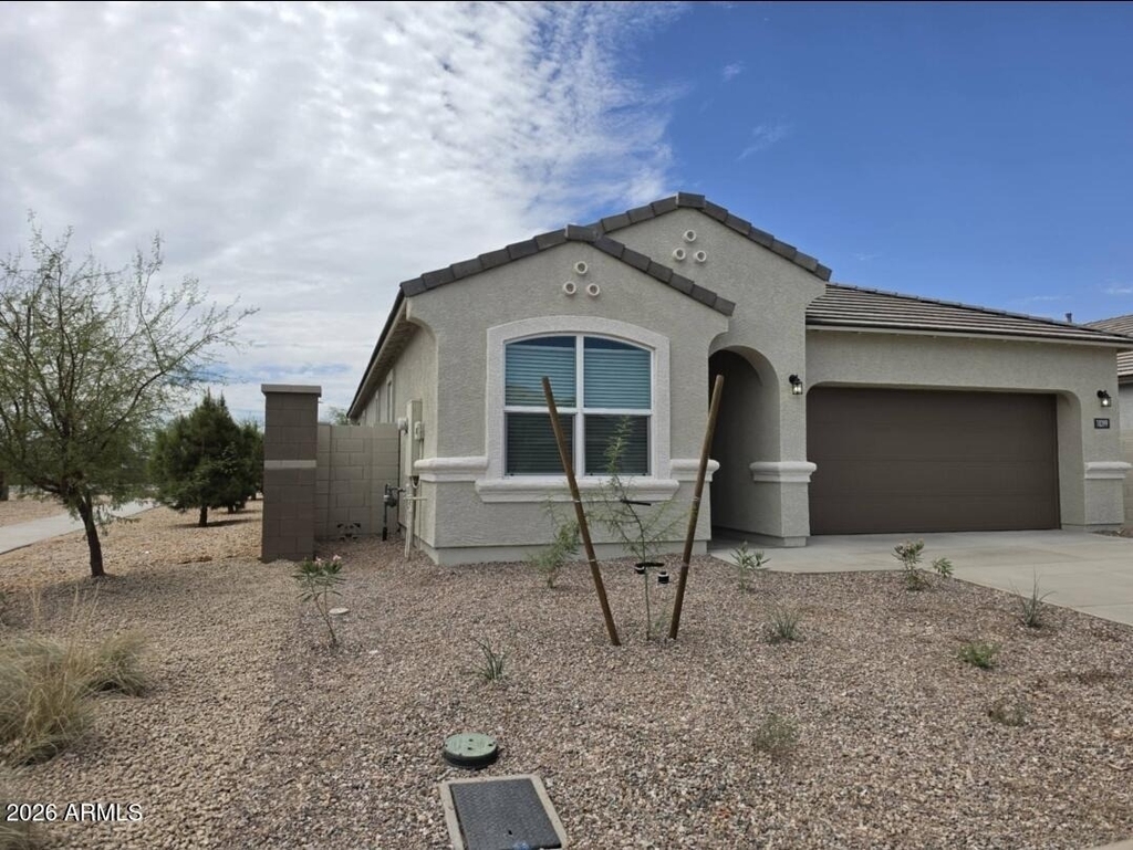 18399 W Buckskin Trail - Photo 2
