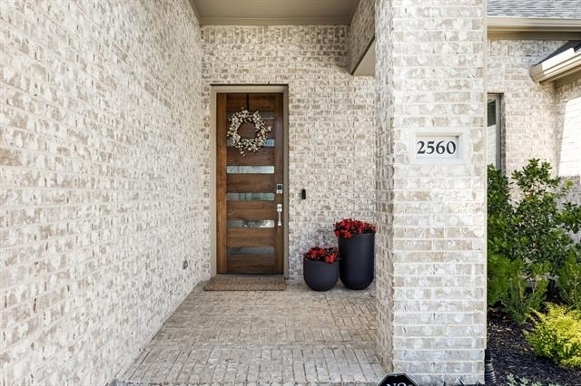 2560 Horsetail Road - Photo 2