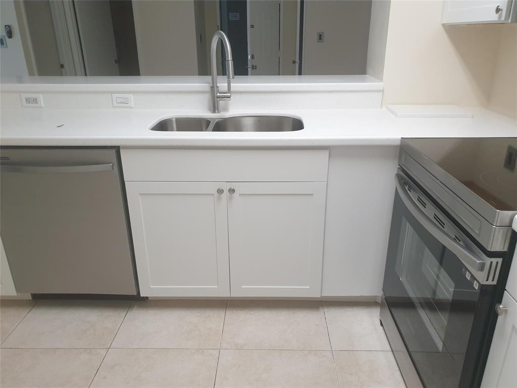 520 S Park Road - Photo 3