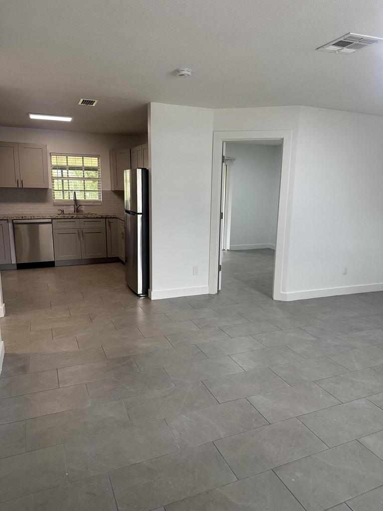4786 Cambridge Street - Photo 2