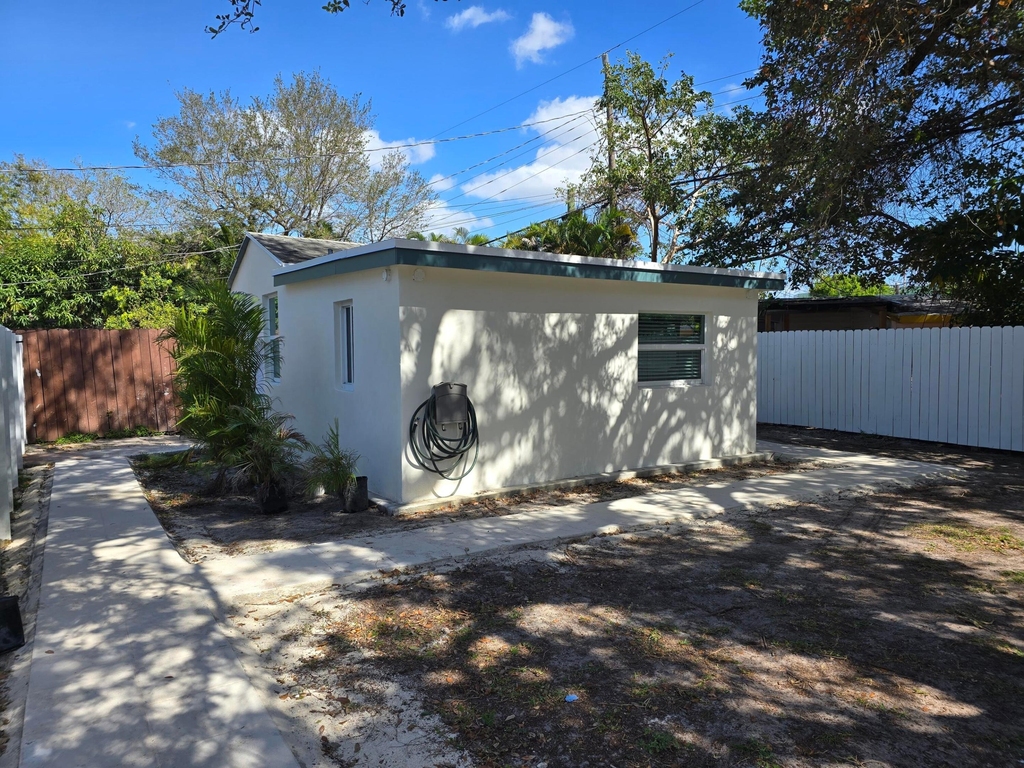 4648 Sw 24th Avenue - Photo 8