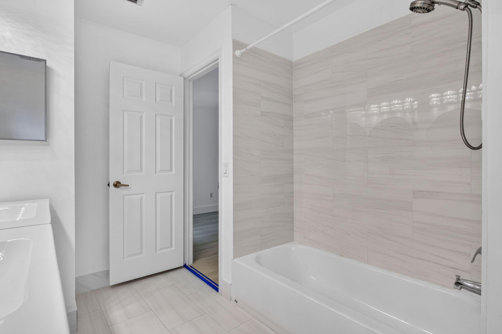 7087 Nw 78th Place - Photo 33