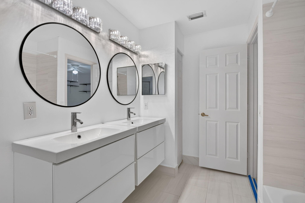 7087 Nw 78th Place - Photo 32