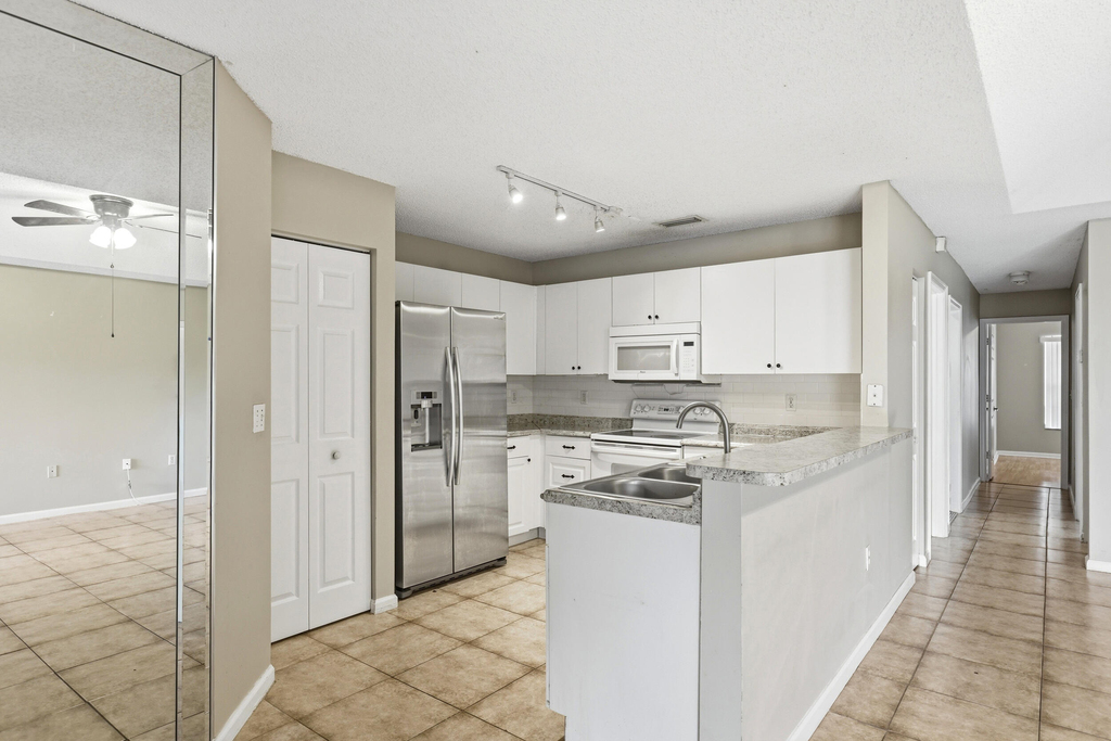 9312 Nw 54th Street - Photo 9