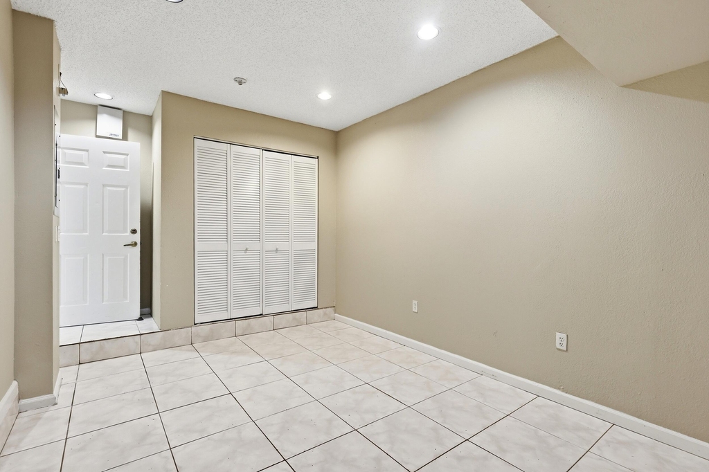 9312 Nw 54th Street - Photo 18
