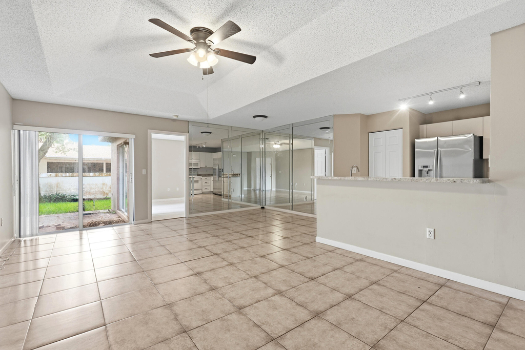 9312 Nw 54th Street - Photo 4