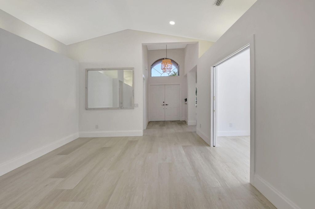 11287 Vivero Avenue - Photo 6