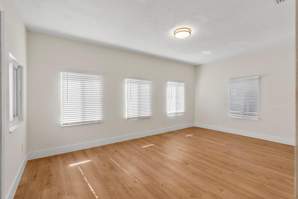 865 Se 12th Street - Photo 10