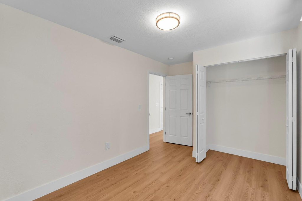 865 Se 12th Street - Photo 20