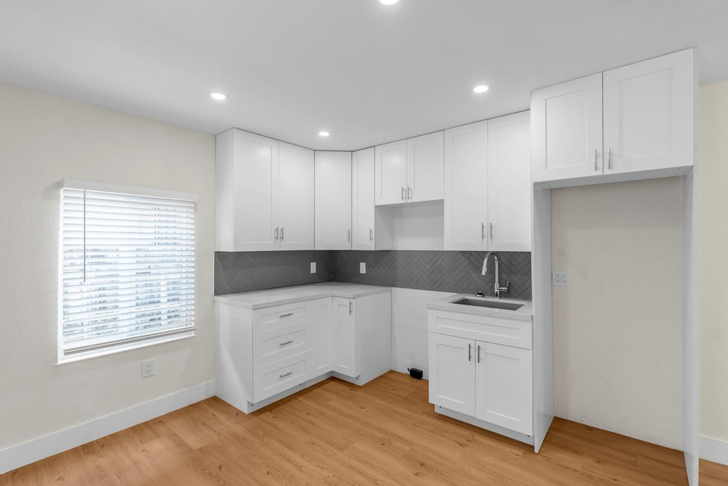 865 Se 12th Street - Photo 5