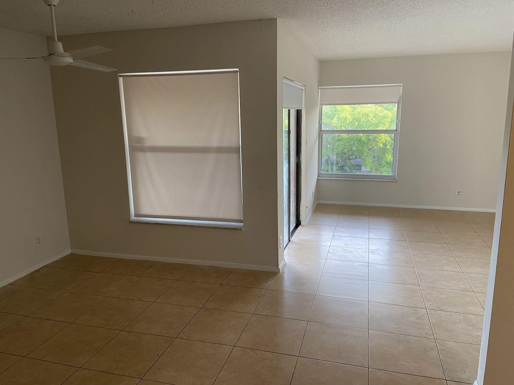 605 S Pine Island Road - Photo 3