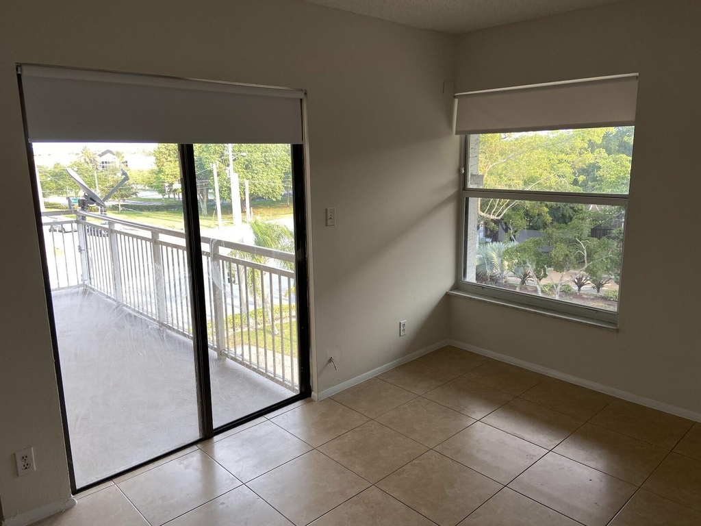 605 S Pine Island Road - Photo 2