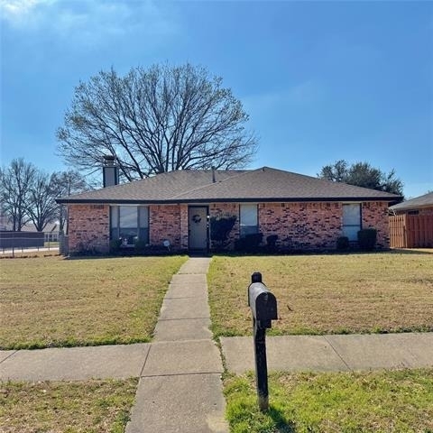 1122 Pyramid Drive - Photo 0