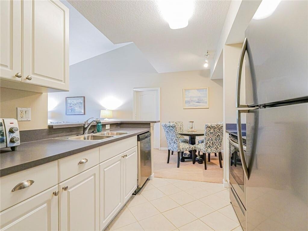 5095 Fairways Circle - Photo 18