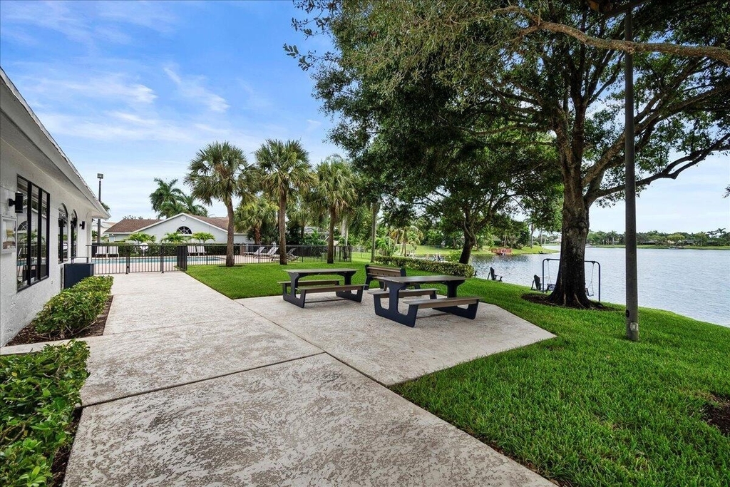 1560 Yachtman Place - Photo 28