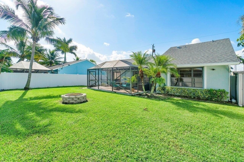 6085 Robinson Street - Photo 2