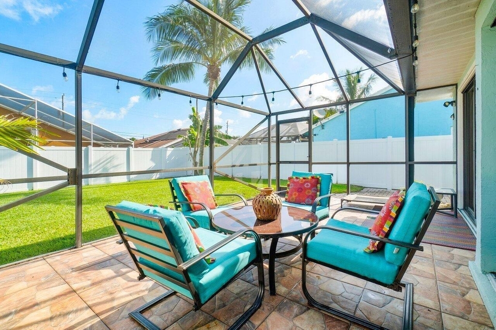 6085 Robinson Street - Photo 5