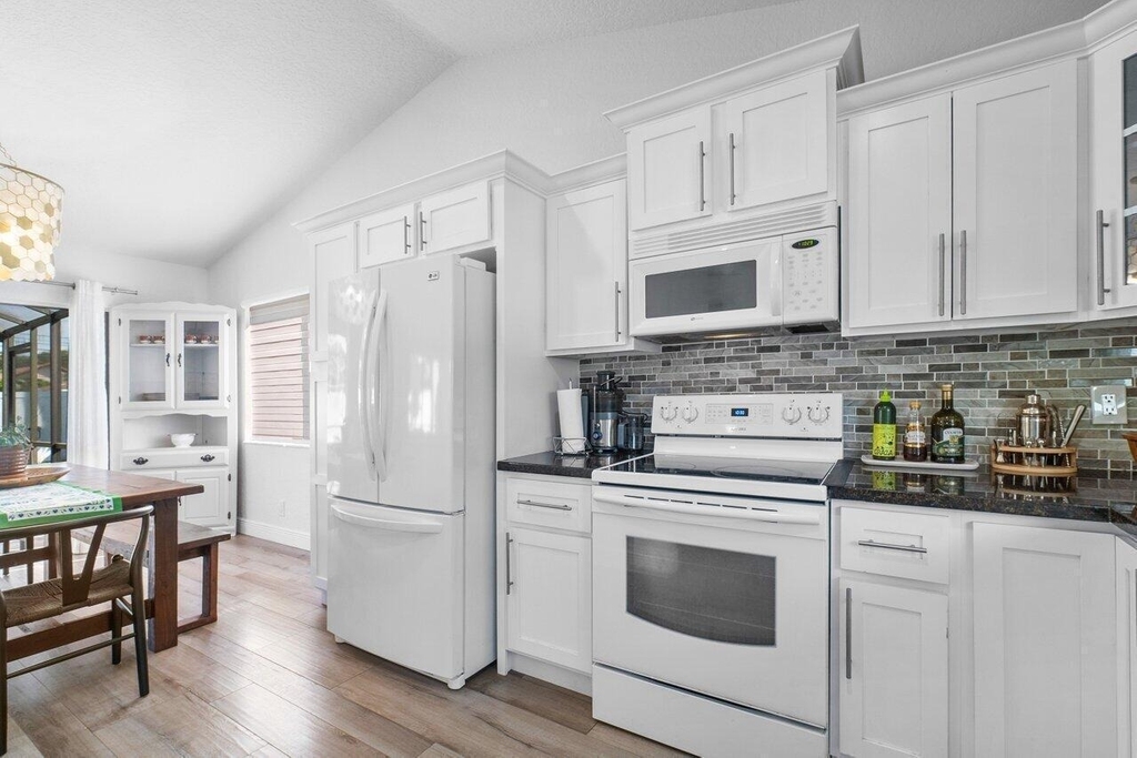 6085 Robinson Street - Photo 9