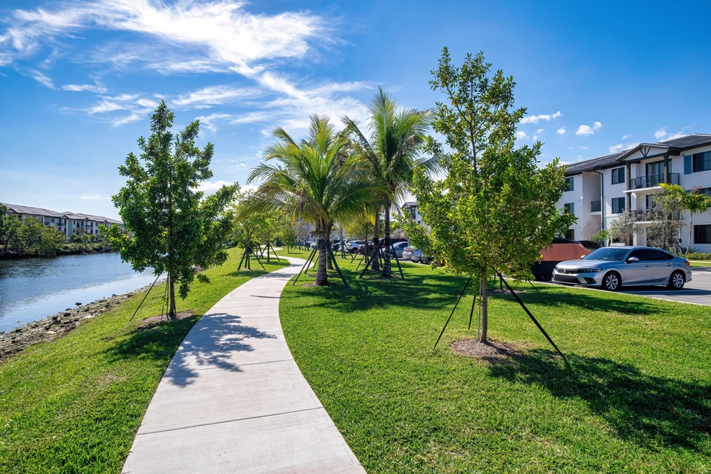 2000 Stirling Road - Photo 4