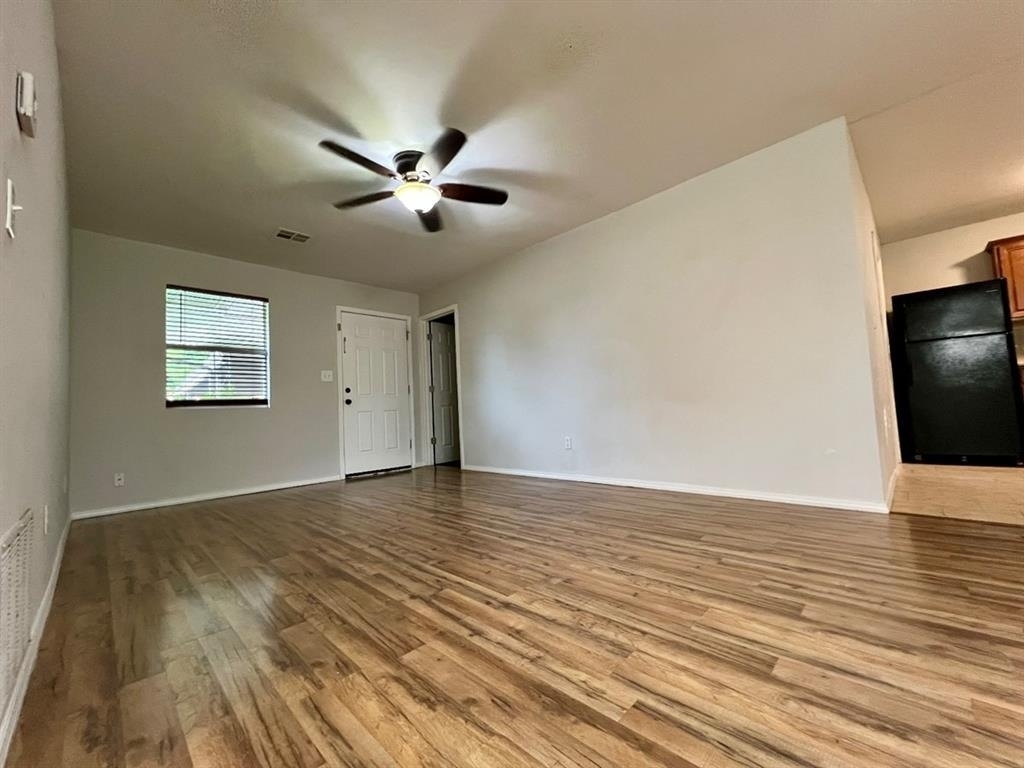7400 S Drexel Avenue - Photo 1