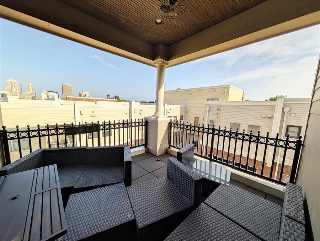 221 N Geary Avenue - Photo 18