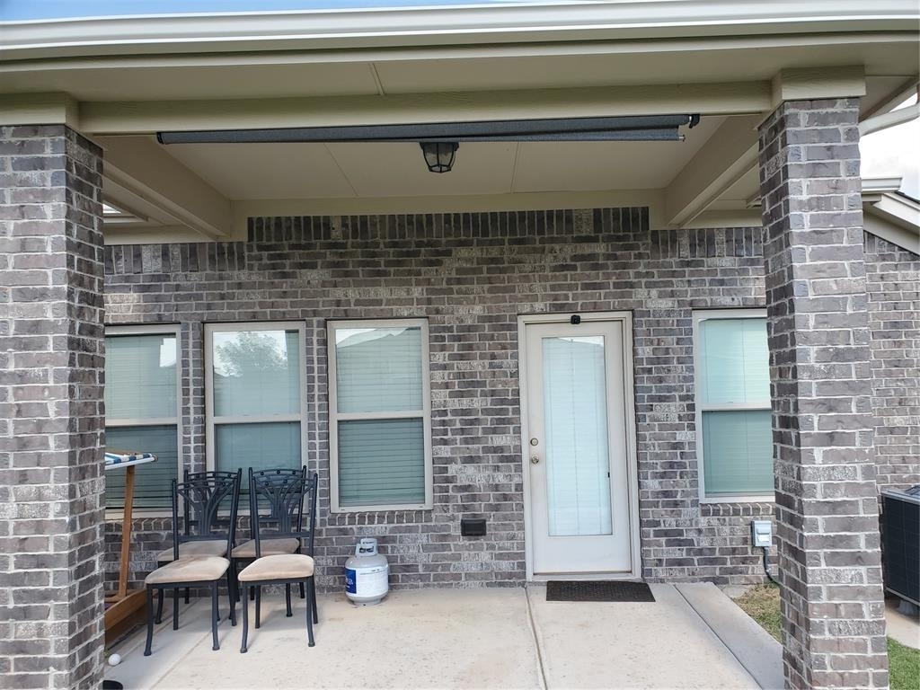 15729 Capulet Drive - Photo 4
