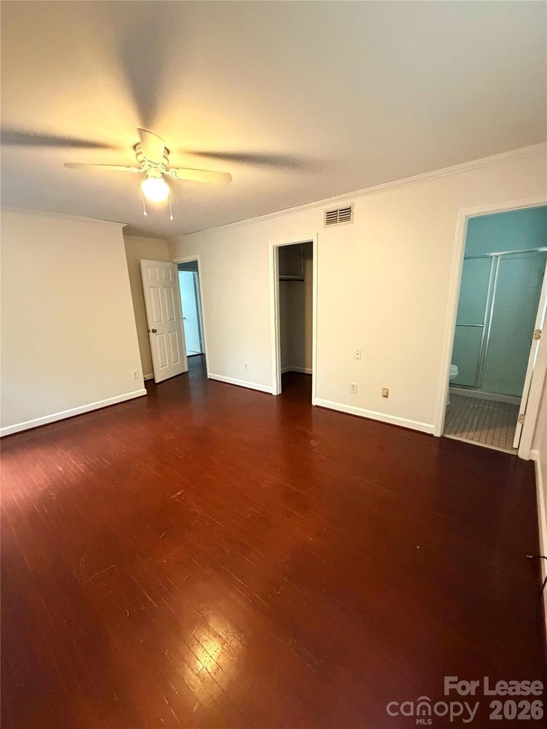 5016 Vescova Court - Photo 12