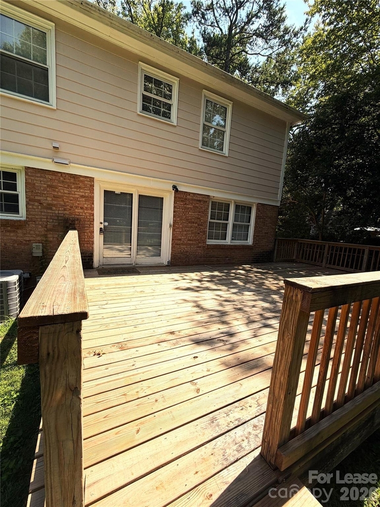 5016 Vescova Court - Photo 14