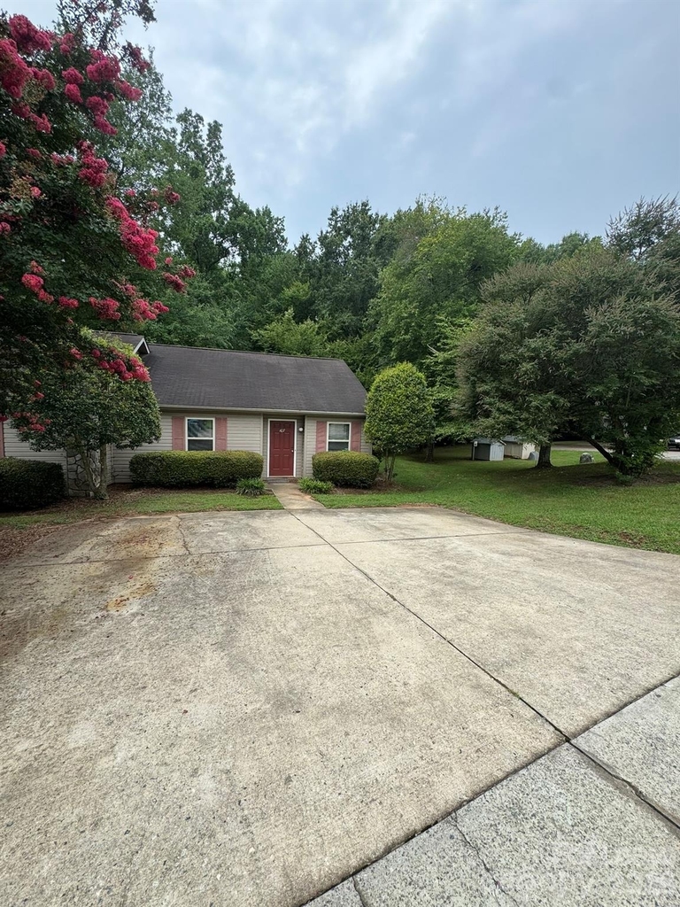 107 Bogey Lane - Photo 0