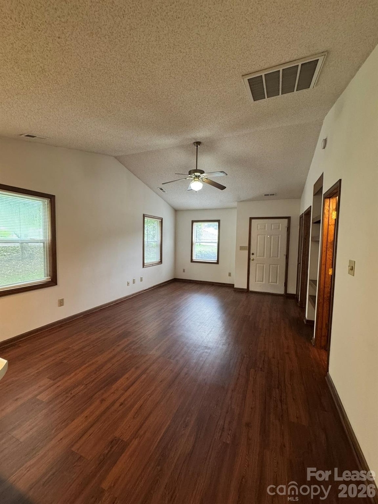 107 Bogey Lane - Photo 4