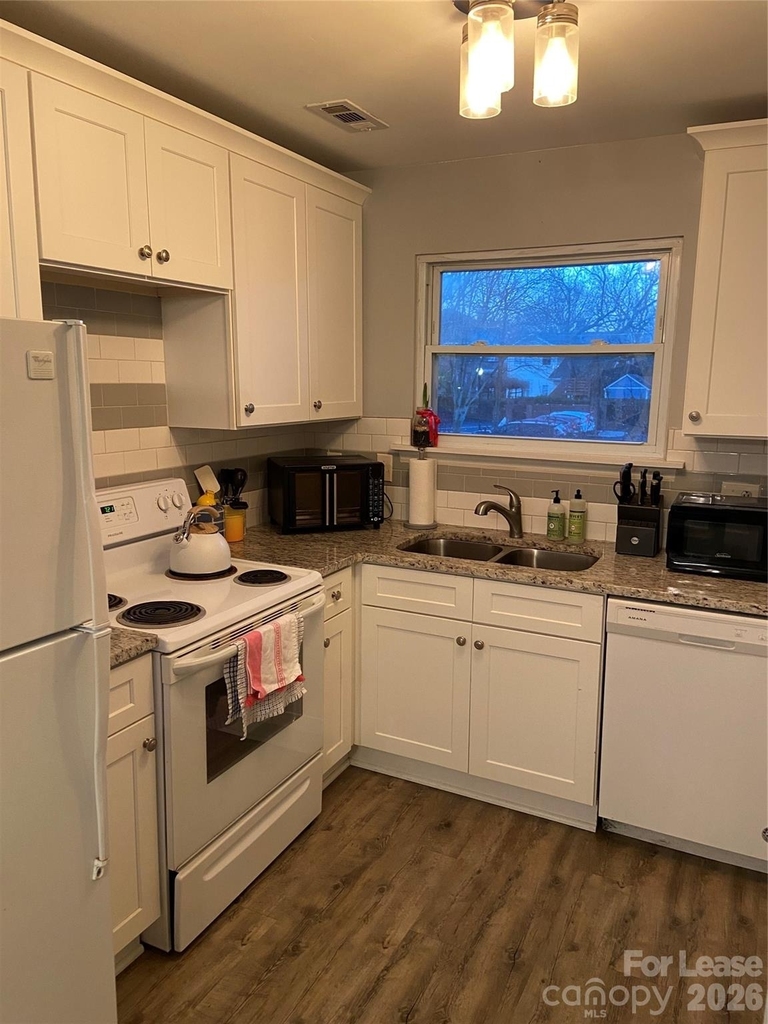 300 E Park Avenue - Photo 4