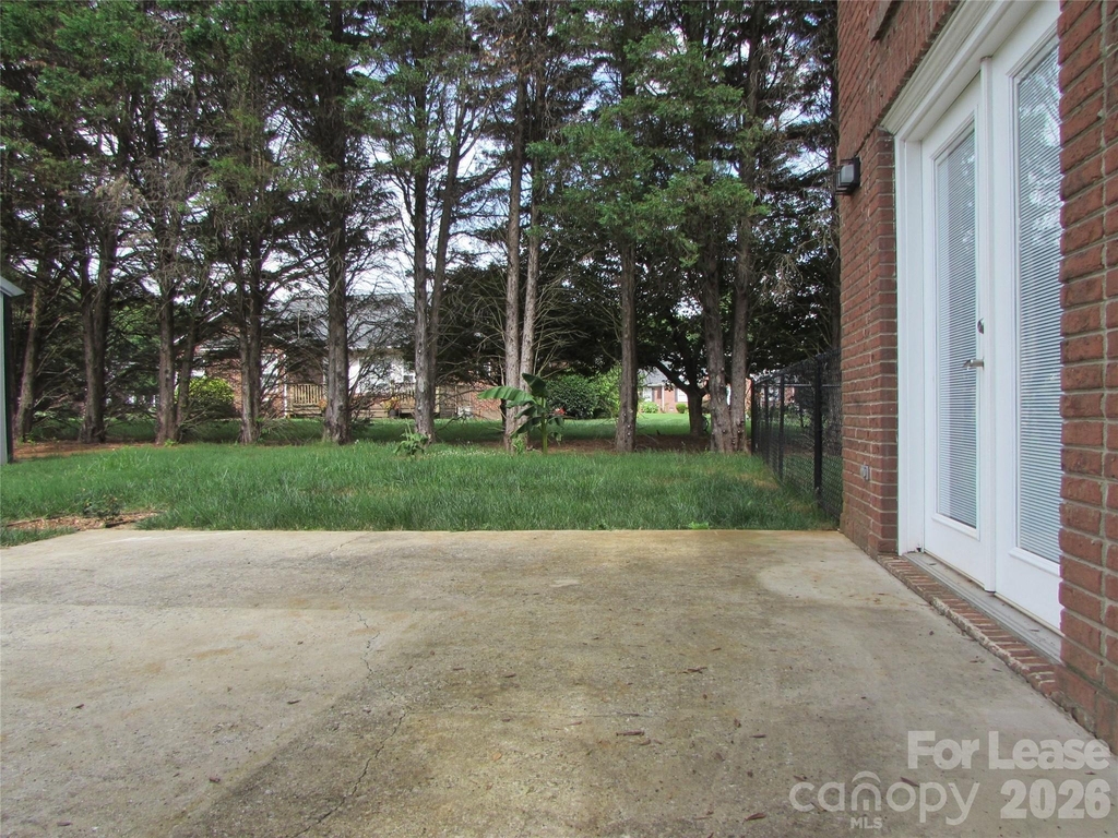 106 Yorkshire Drive - Photo 14