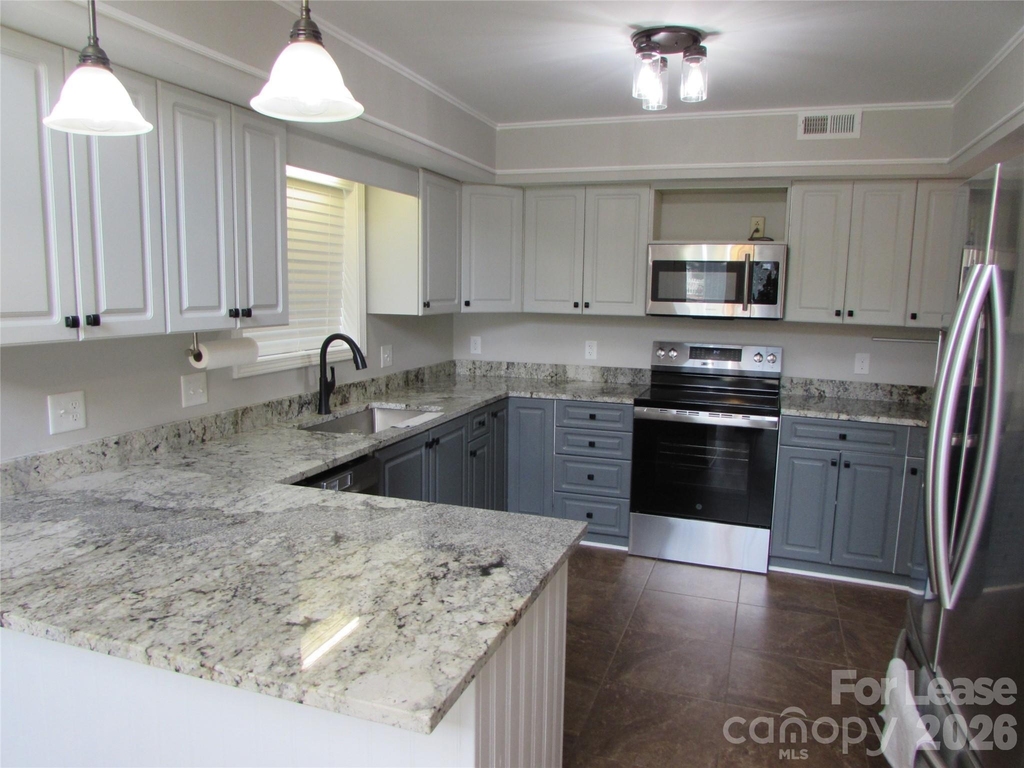 106 Yorkshire Drive - Photo 4