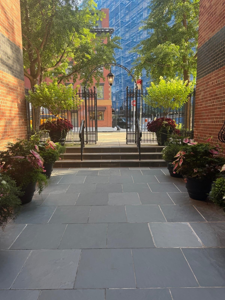 West 13th Street - Photo 12