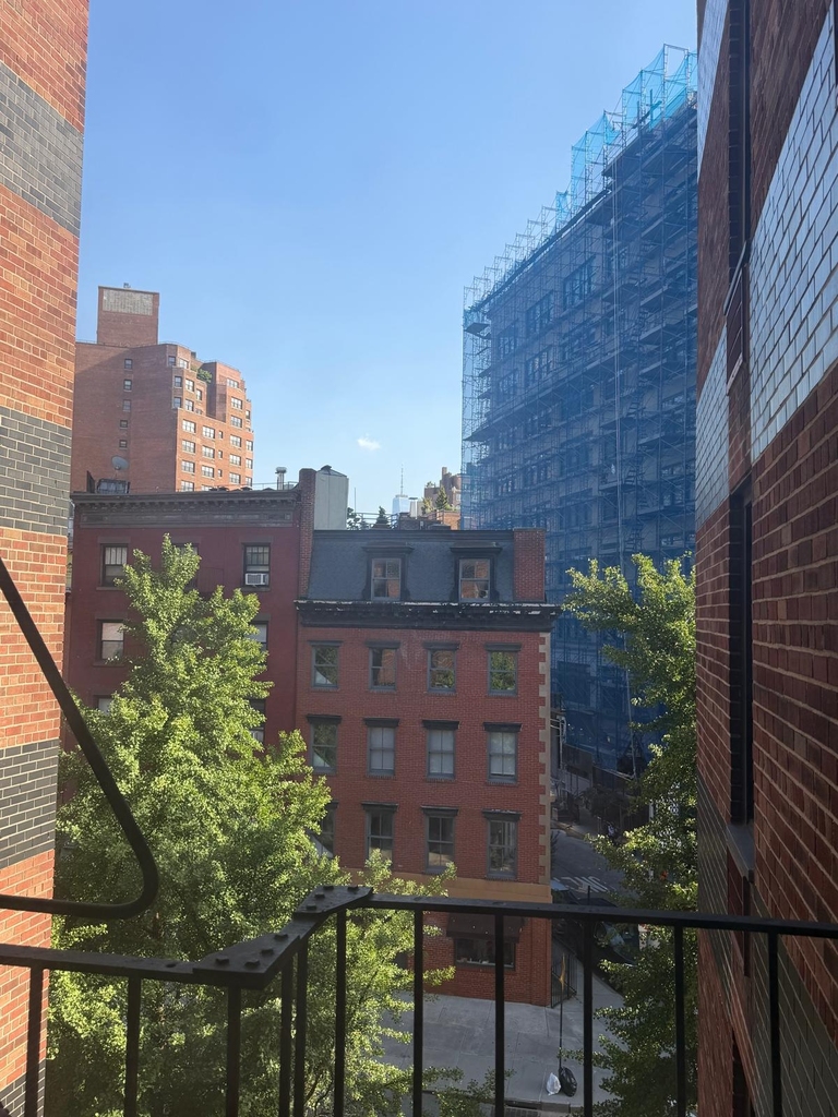 West 13th Street - Photo 9