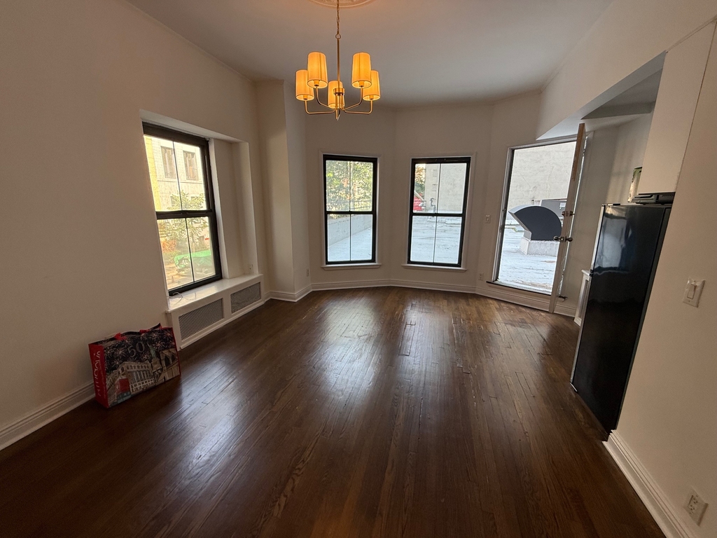 961 Lexington Avenue - Photo 0