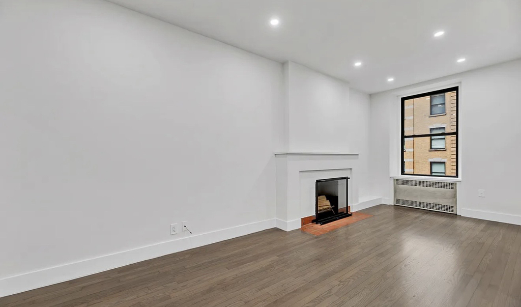 121 Madison Avenue - Photo 2