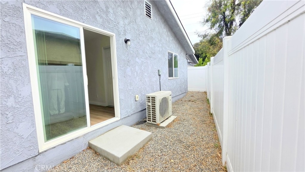 1016 Bennington - Photo 16