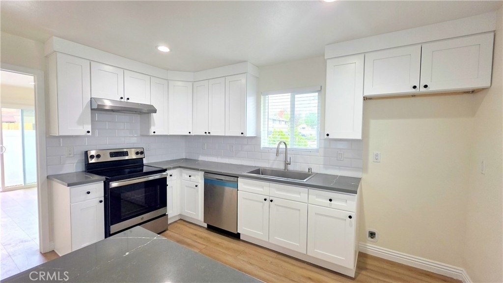1016 Bennington - Photo 2