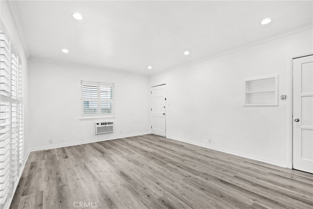 825 N Alfred Street - Photo 10