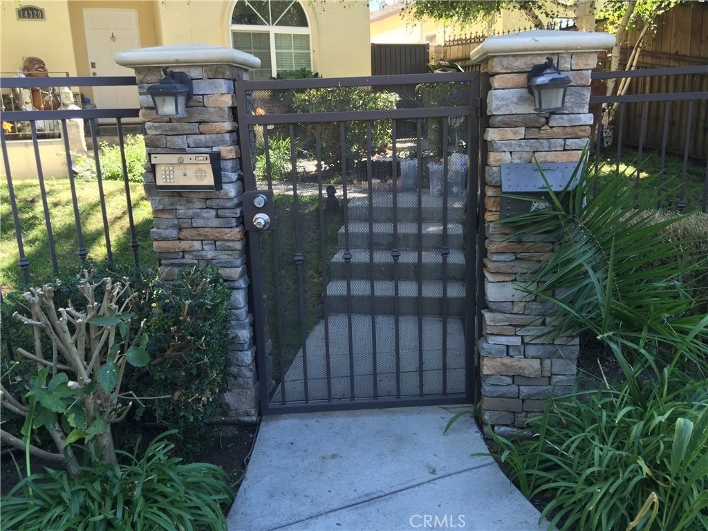 14320 Hortense Street - Photo 21