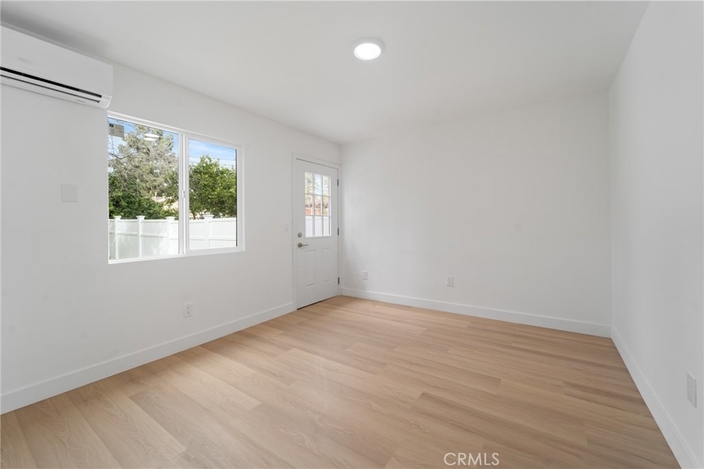 7944 Moorcroft - Photo 11