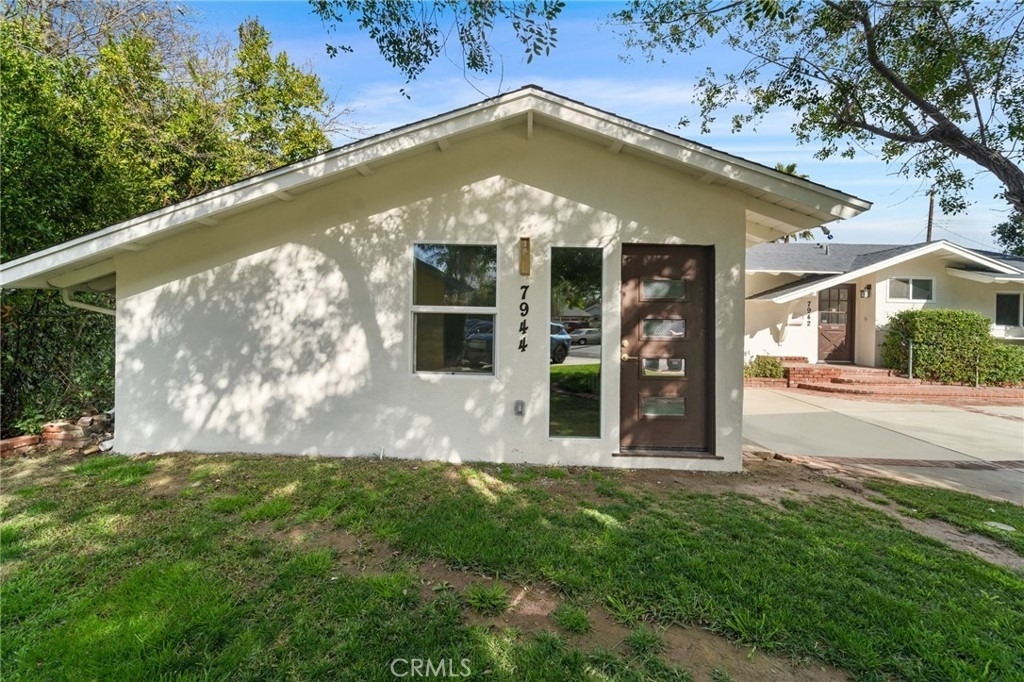 7944 Moorcroft - Photo 1