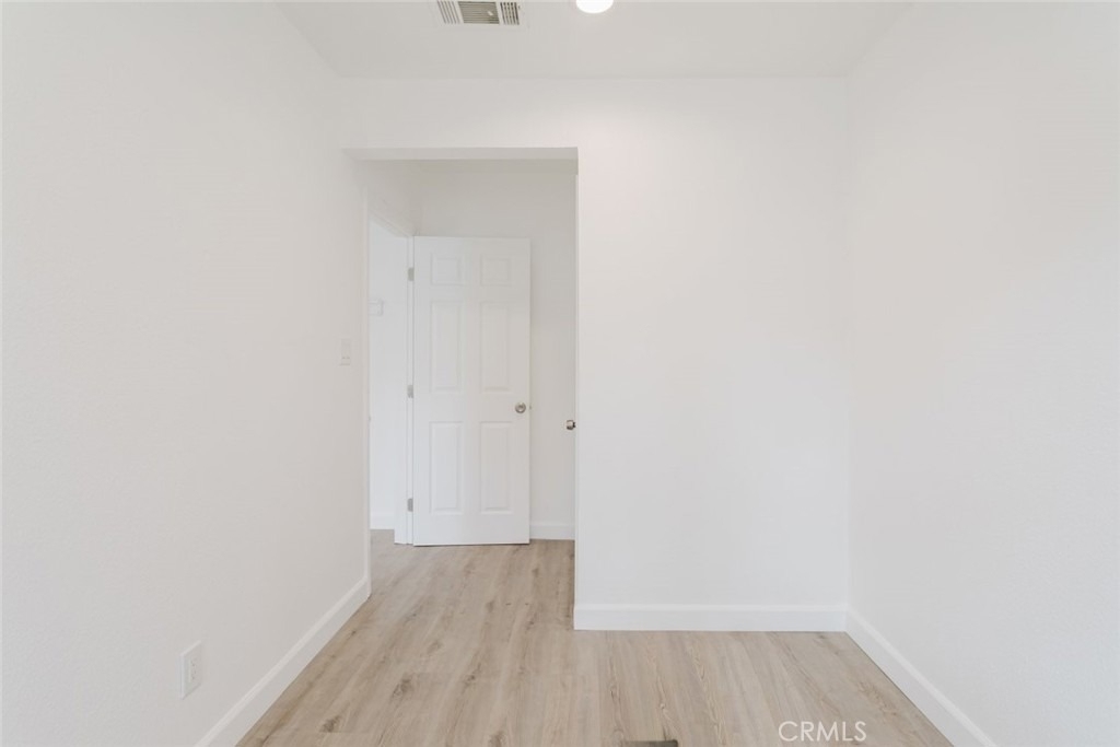 18308 Gresham Street - Photo 17