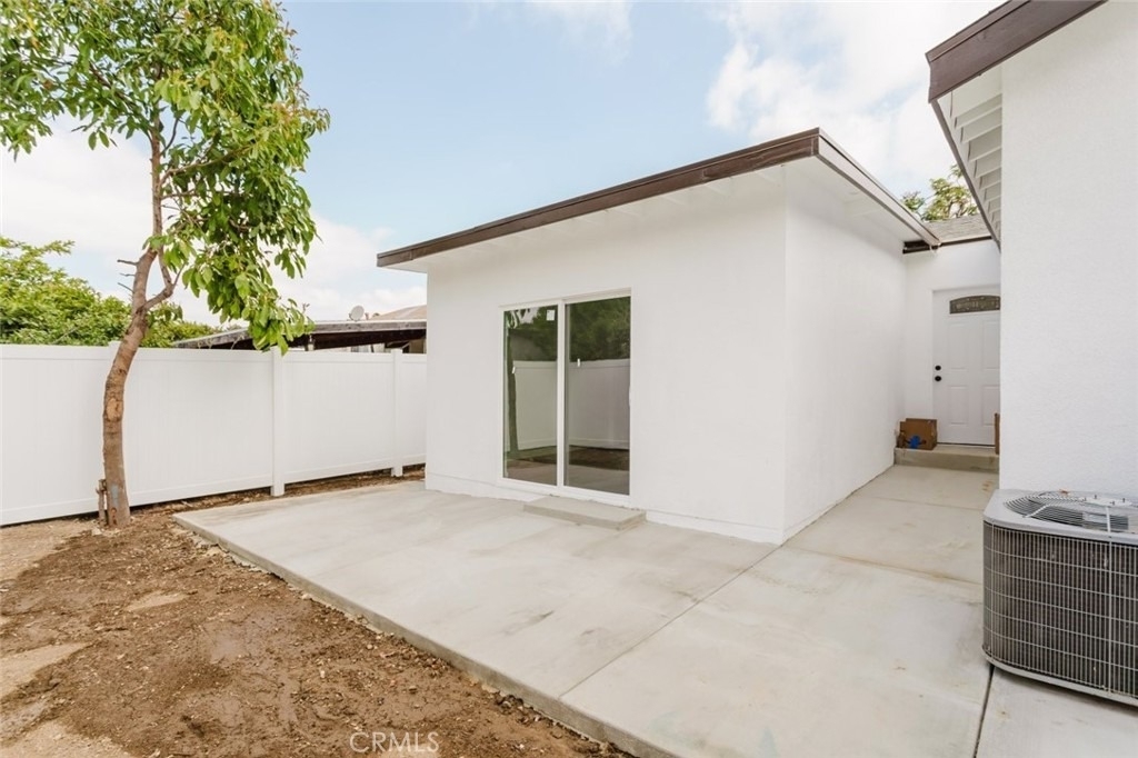 18308 Gresham Street - Photo 31