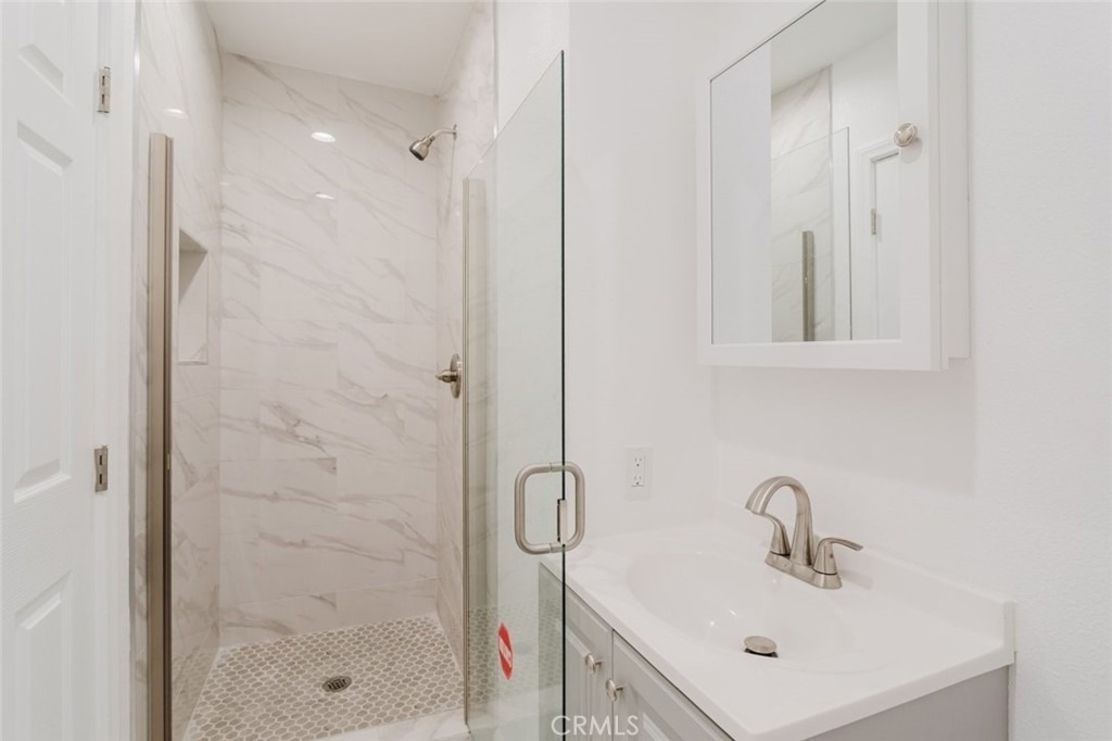 18308 Gresham Street - Photo 28