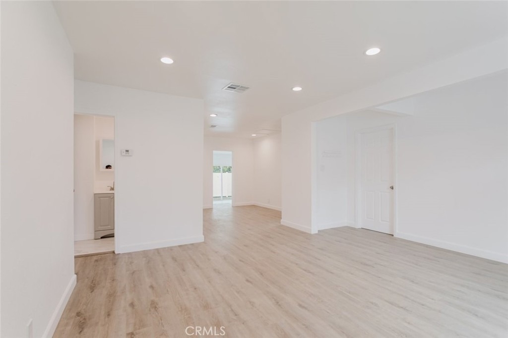 18308 Gresham Street - Photo 10