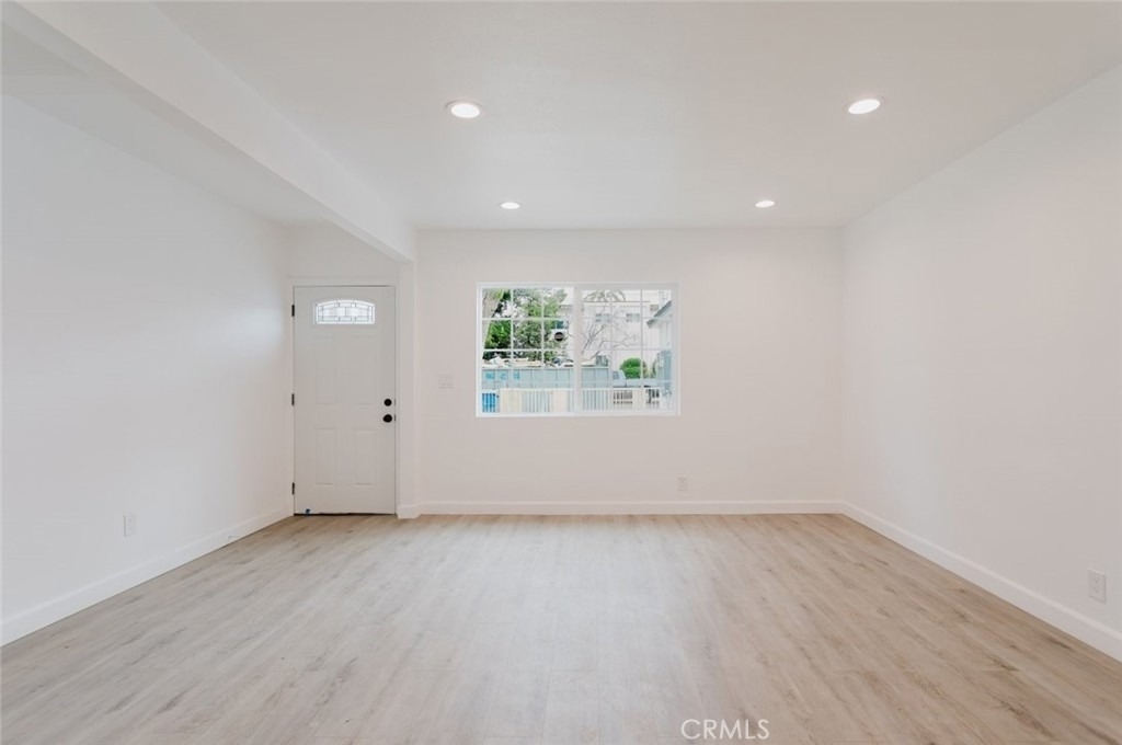 18308 Gresham Street - Photo 11