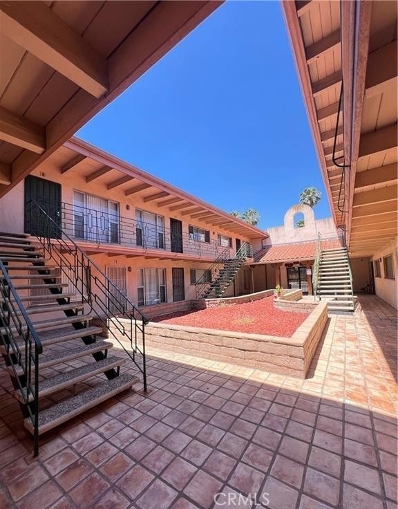 2102 S Pacific Ave - Photo 0