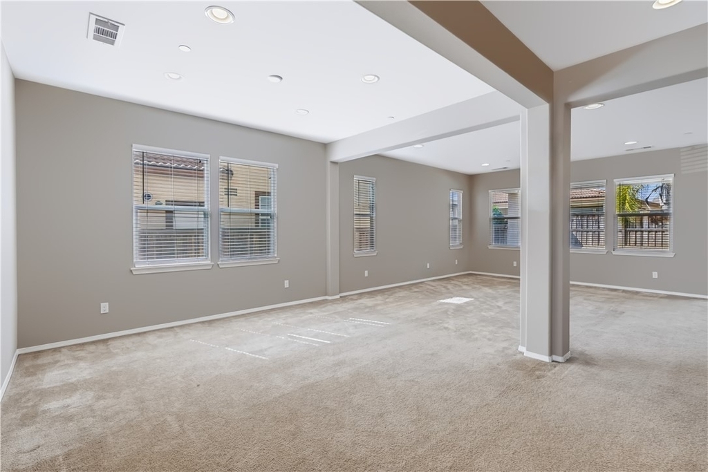29669 Eastbank - Photo 2
